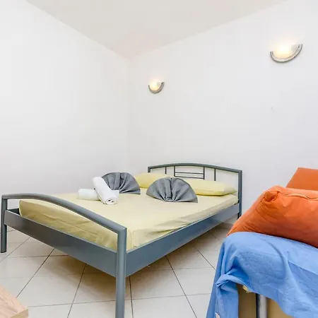 Laguna Apartment
